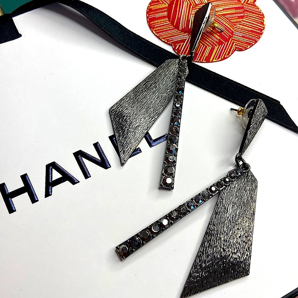 Make a statement type of earrings